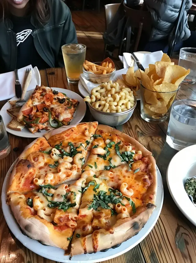 EMMILY Food · Pizza, Grill & Burger