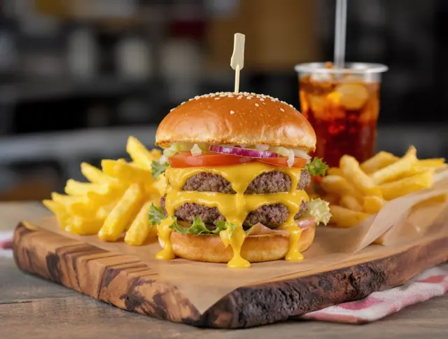 EMMILY Food · Pizza, Grill & Burger